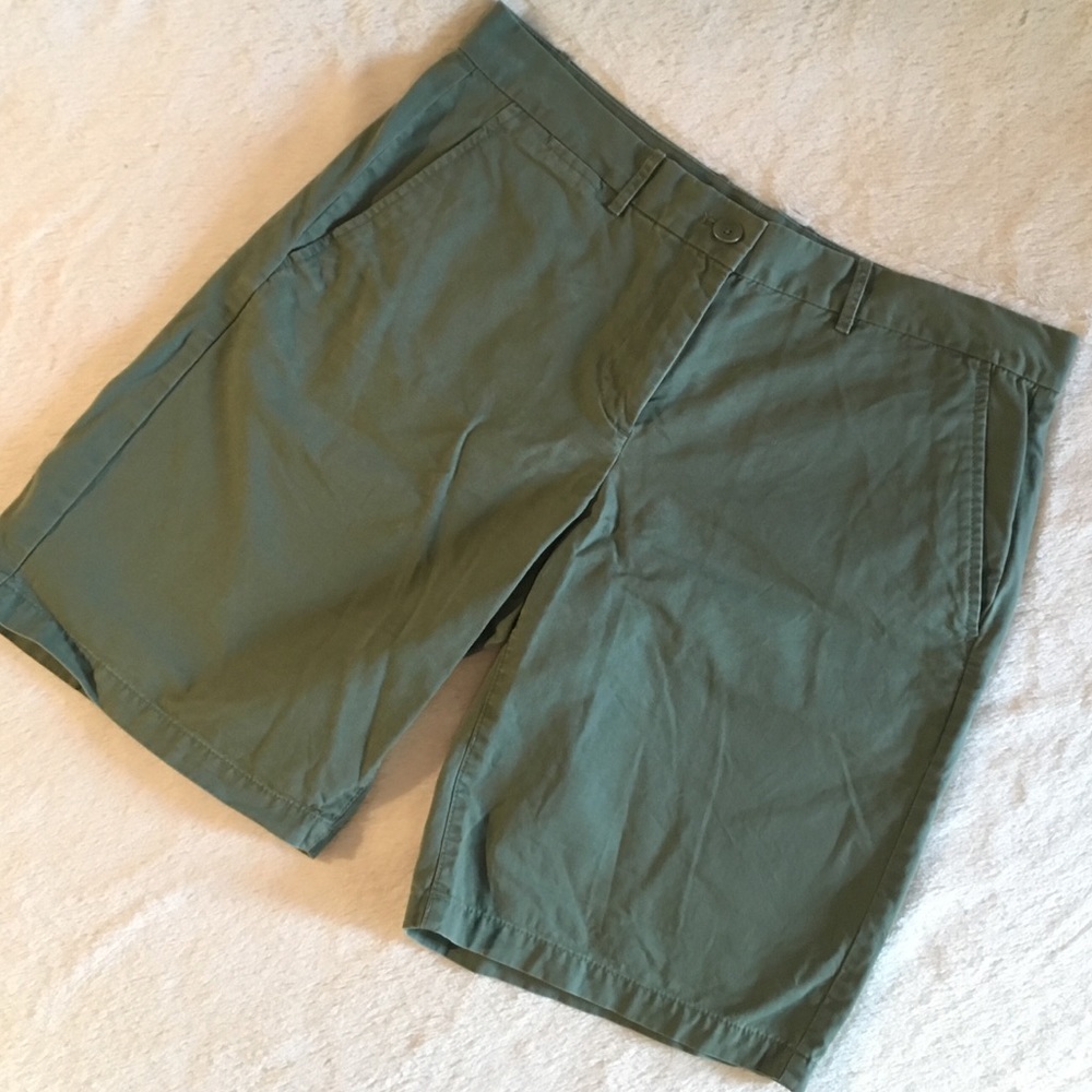 GAP Boyfriend Roll-up Green Khaki Shorts